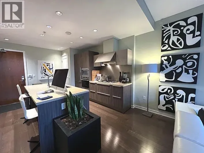 1618 COLUMBIA STREET, Vancouver