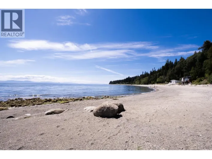 1618 OCEAN BEACH ESPLANADE, Gibsons