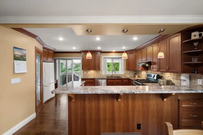 16199 13 AVENUE, Surrey