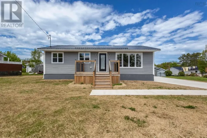 162 Monteith Avenue, Westmount