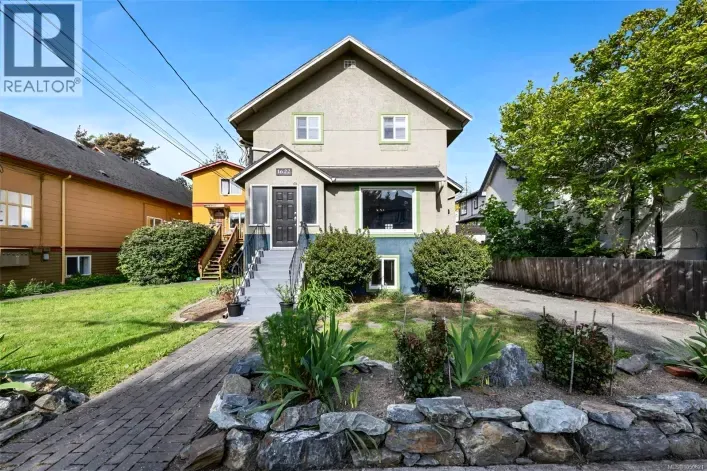 1622 Camosun St, Victoria
