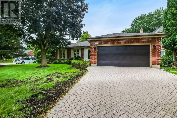 1624 HASTINGS DRIVE, London North