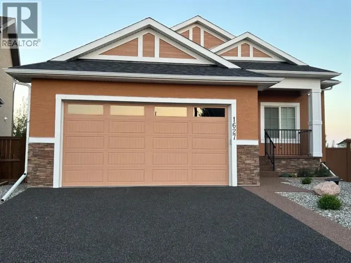 1627 Montrose Terrace SE, High River