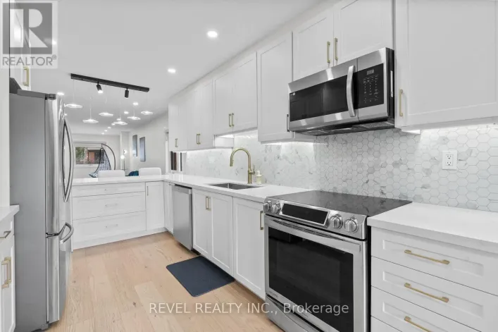 163 NORTHLAND AVENUE, Toronto