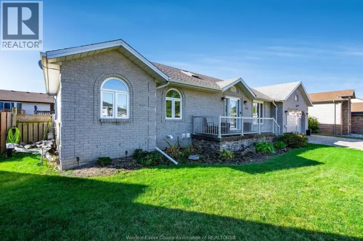 1631 CHERRYWOOD DRIVE, Lakeshore