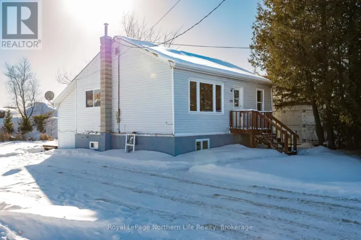 1631 CHOLETTE STREET, North Bay