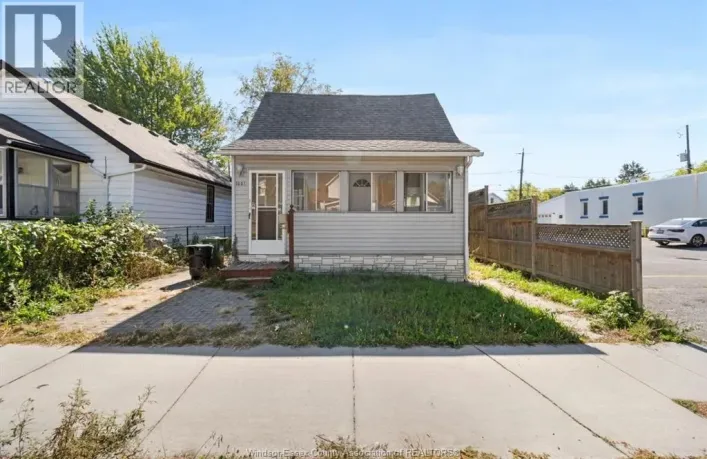 1631 COLLEGE AVENUE, Windsor