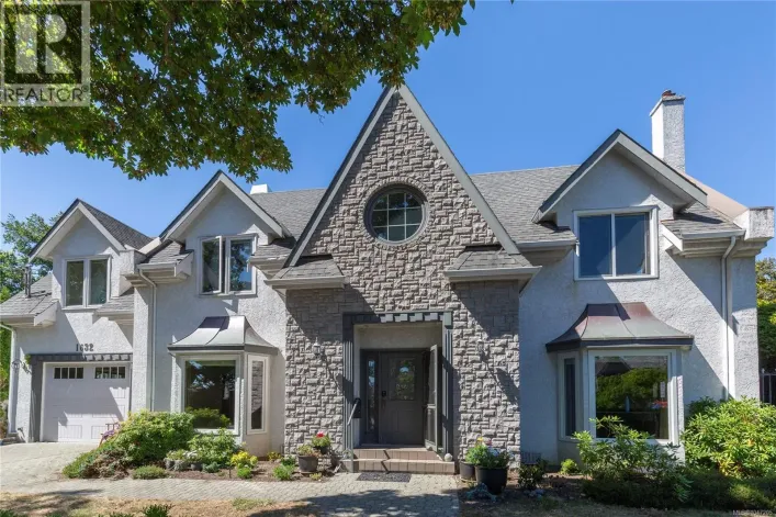 1632 Beach Dr, Oak Bay