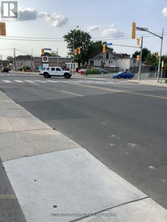 1634 WESTON ROAD W, Toronto