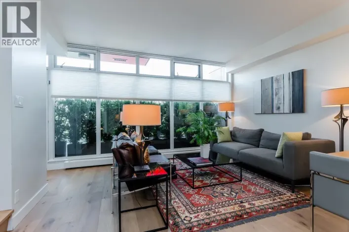 1635 EASTERN AVENUE, North Vancouver