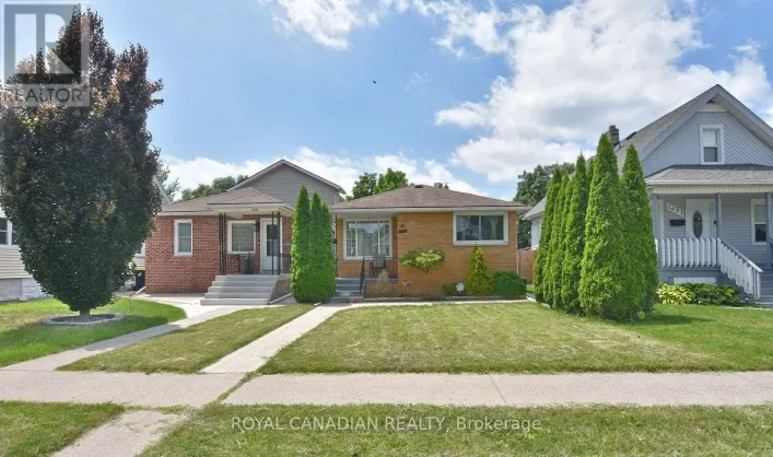 1635 ELSMERE AVENUE, Windsor