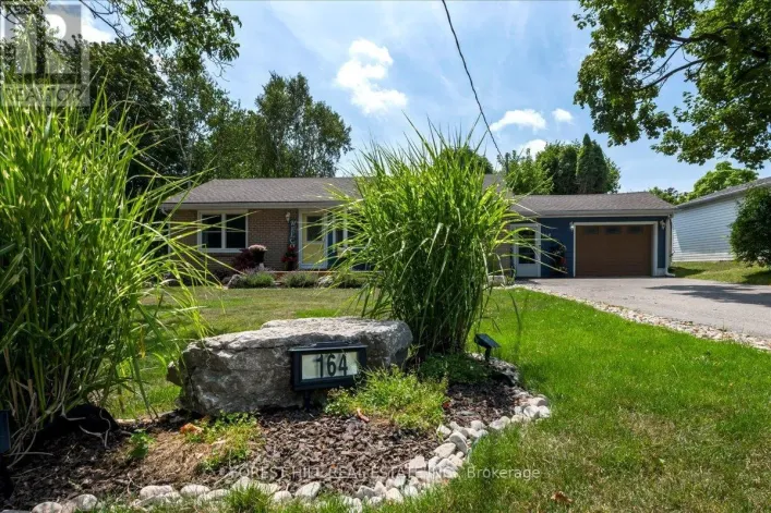 164 AVENUE ROAD, Newmarket