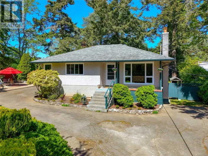 164 Island Hwy, View Royal