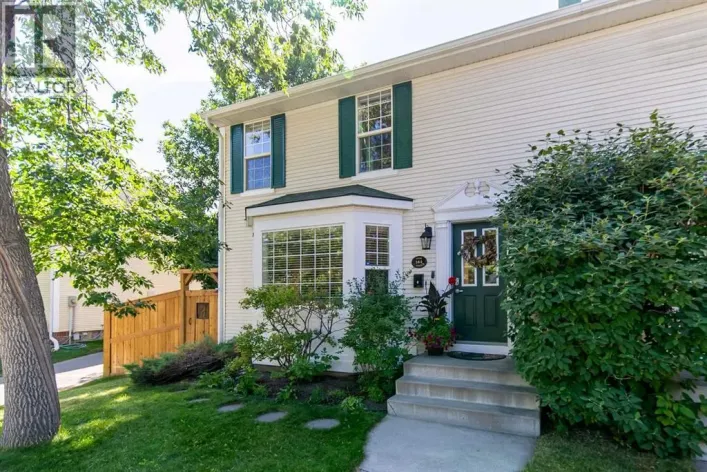164 Somme Manor SW, Calgary