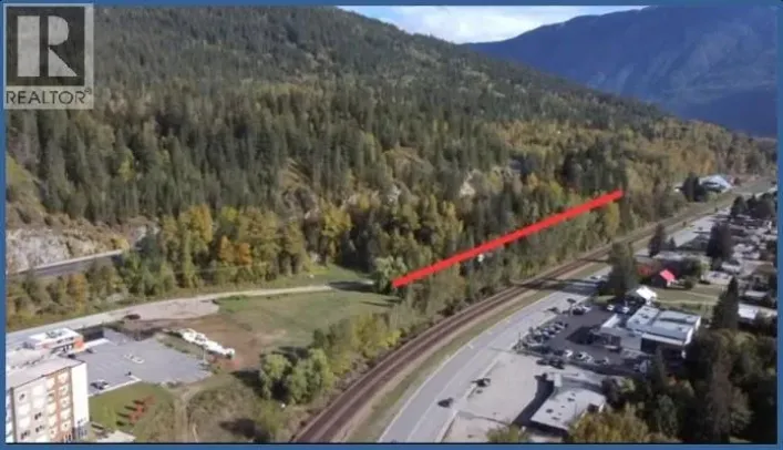 1640 Bend Frontage Road, Revelstoke