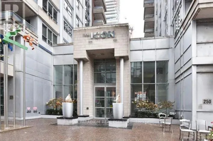 1642 - 250 WELLINGTON STREET W, Toronto