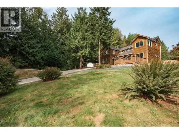 1646 GRANDVIEW ROAD, Gibsons