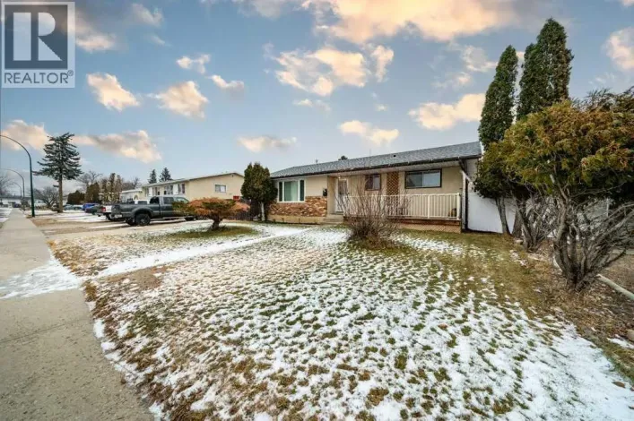 1647 4 Avenue NE, Medicine Hat