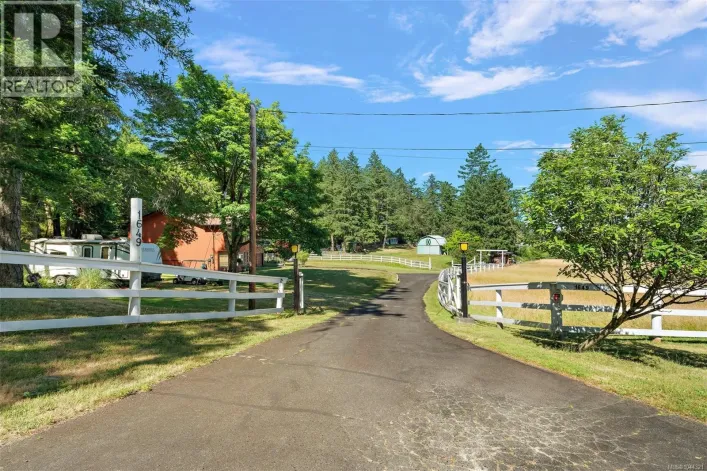 1649 Charlton Rd, Saanich