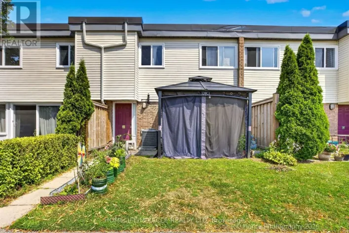 165 - 74 SPRINGFAIR AVENUE, Aurora
