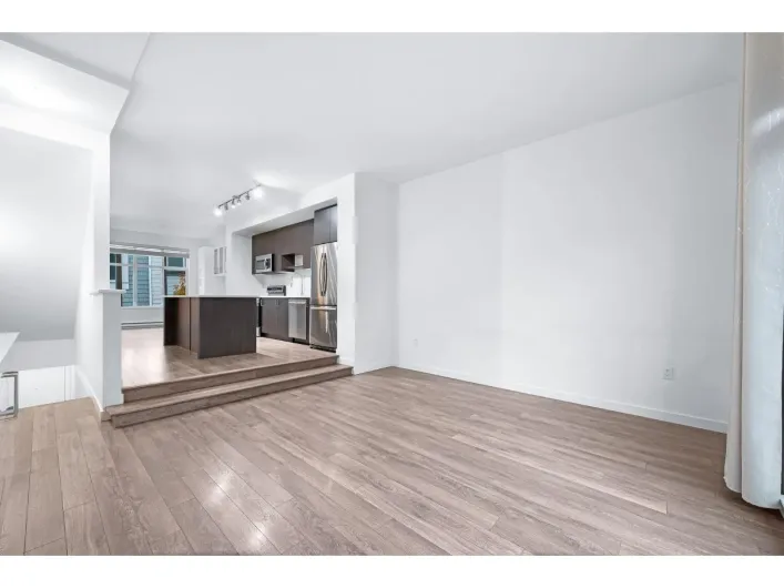 165 8168 136 A STREET, Surrey