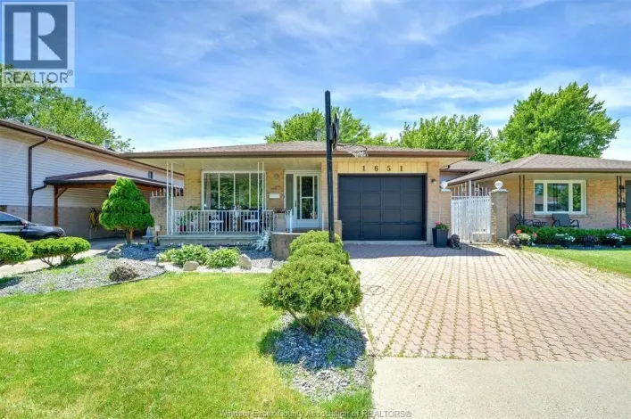 1651 COURTLAND, Windsor
