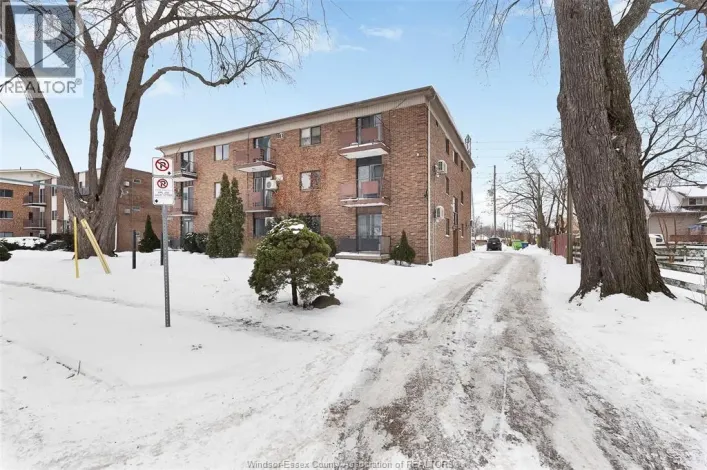 1655 Rooney STREET, Windsor