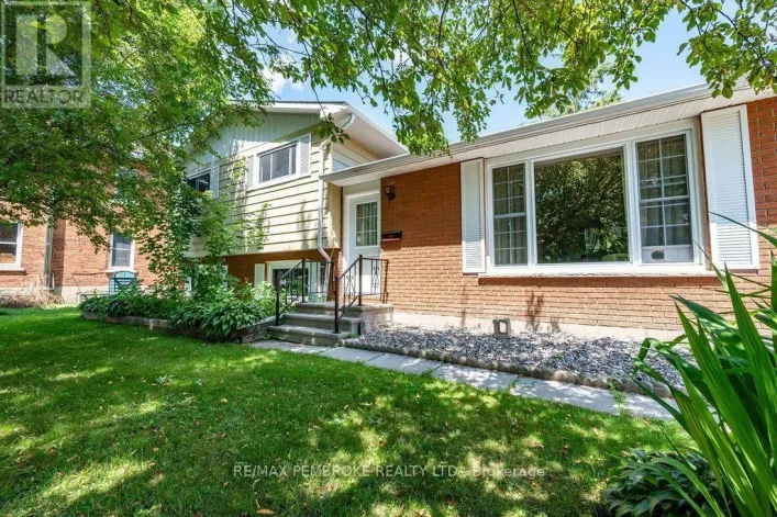1656 BEACHBURG ROAD, Whitewater Region