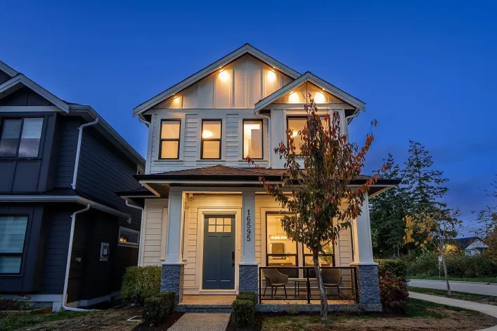 16595 25A AVENUE, Surrey