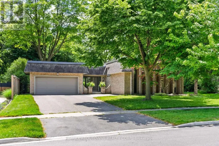 166 CASTLE CRESCENT, Oakville