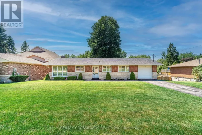 166 ELIZABETH CRESCENT N, Whitby