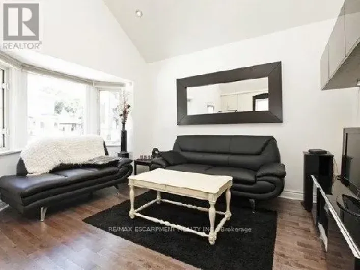 166 GLEDHILL AVENUE, Toronto