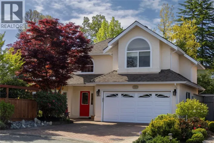 1660 Hampshire Rd, Oak Bay