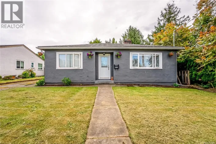 1661 Freeman Ave, Saanich