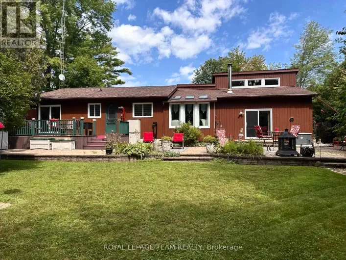House for sale: 1663 CHRISTINA CRESCENT, North Dundas