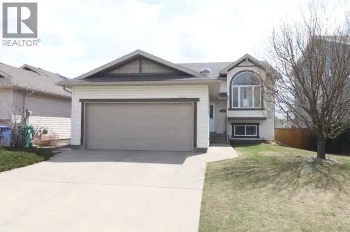 1664 Coalbanks Boulevard W, Lethbridge