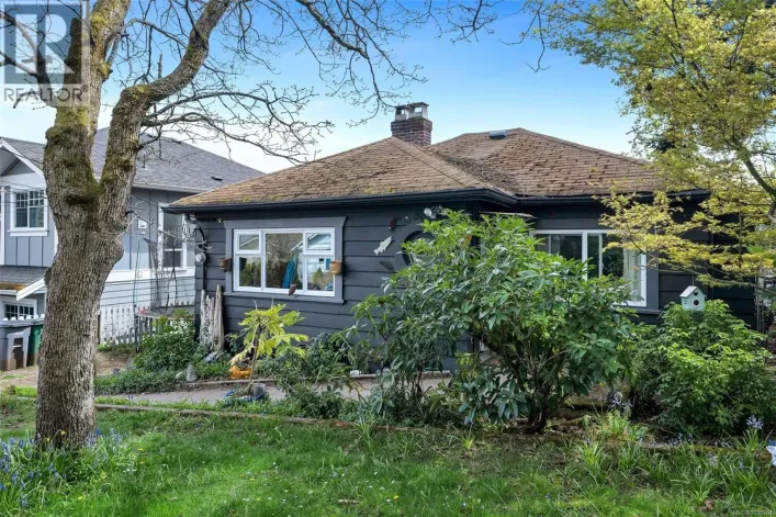 1669 Kisber Ave, Saanich