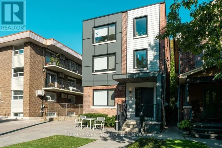 167 QUEBEC AVENUE, Toronto