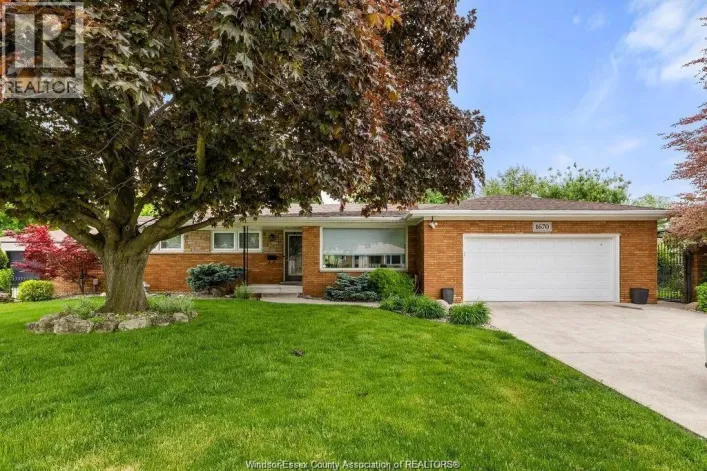 1670 CAMPBELL AVENUE, Windsor