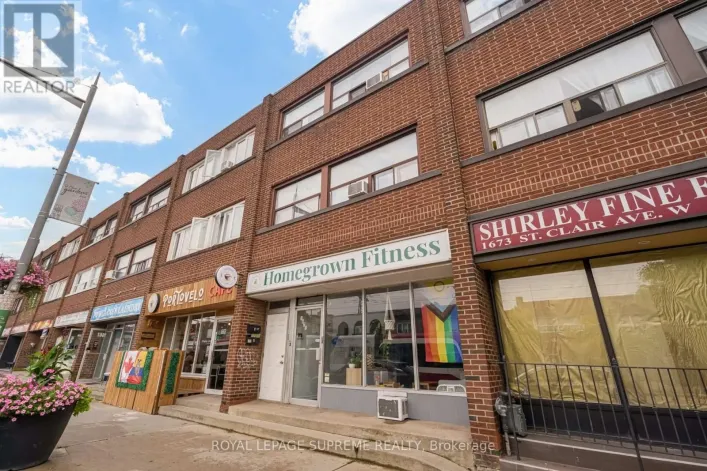 1671 ST CLAIR AVENUE W, Toronto