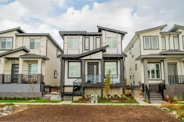 16717 15A AVENUE, Surrey