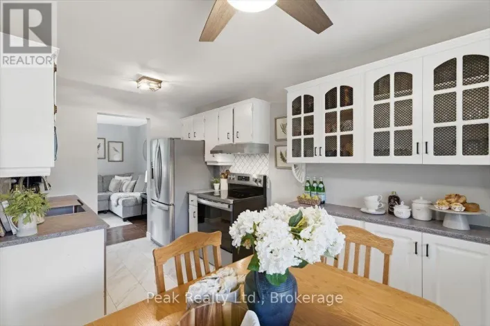 1673 APPLEWOOD CRESCENT, Peterborough