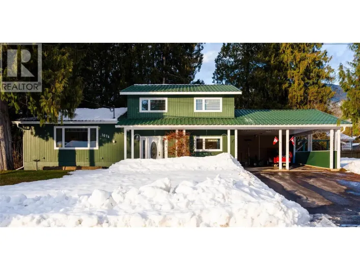 1674 Dogwood Drive, Revelstoke