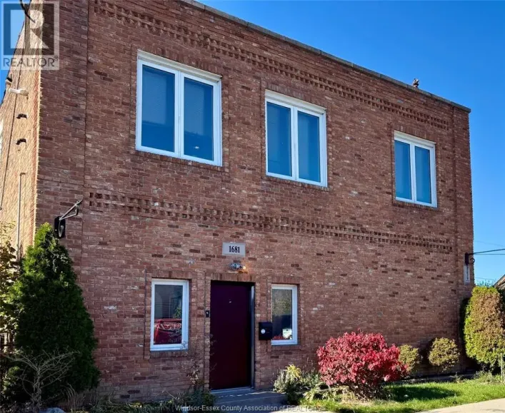 1675-1681 DROUILLARD, Windsor