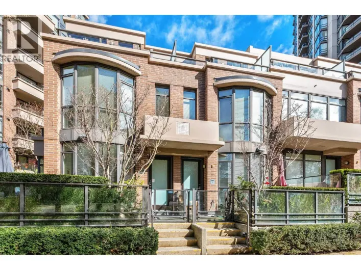 168 W 1ST STREET, North Vancouver