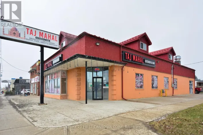 1682 DUNDAS STREET, London East