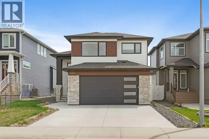 1684 Sixmile View S, Lethbridge
