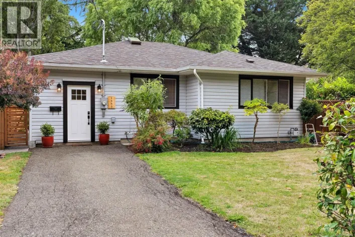 1685 Midgard Ave, Saanich