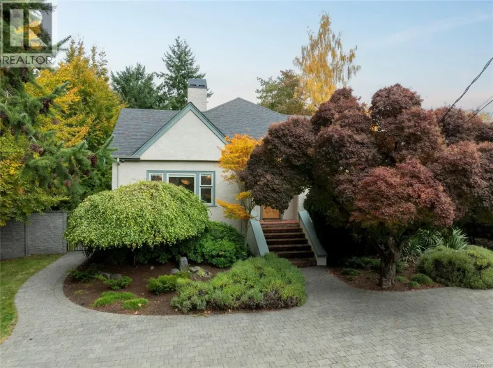 1690 Ash Rd, Saanich