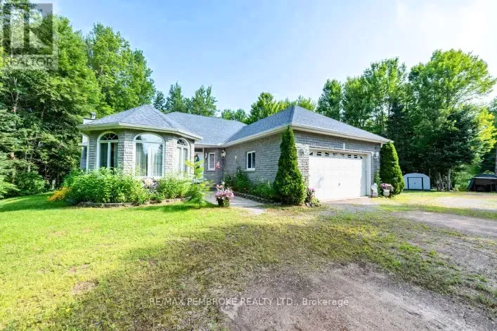 House for sale: 1692 BLACK BAY ROAD, Petawawa